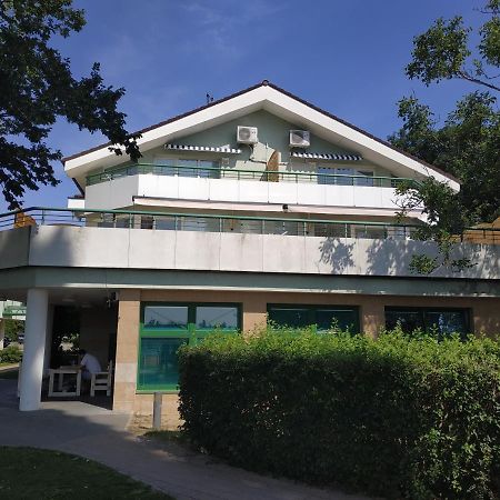 Apartmany Puerto Senec Bagian luar foto