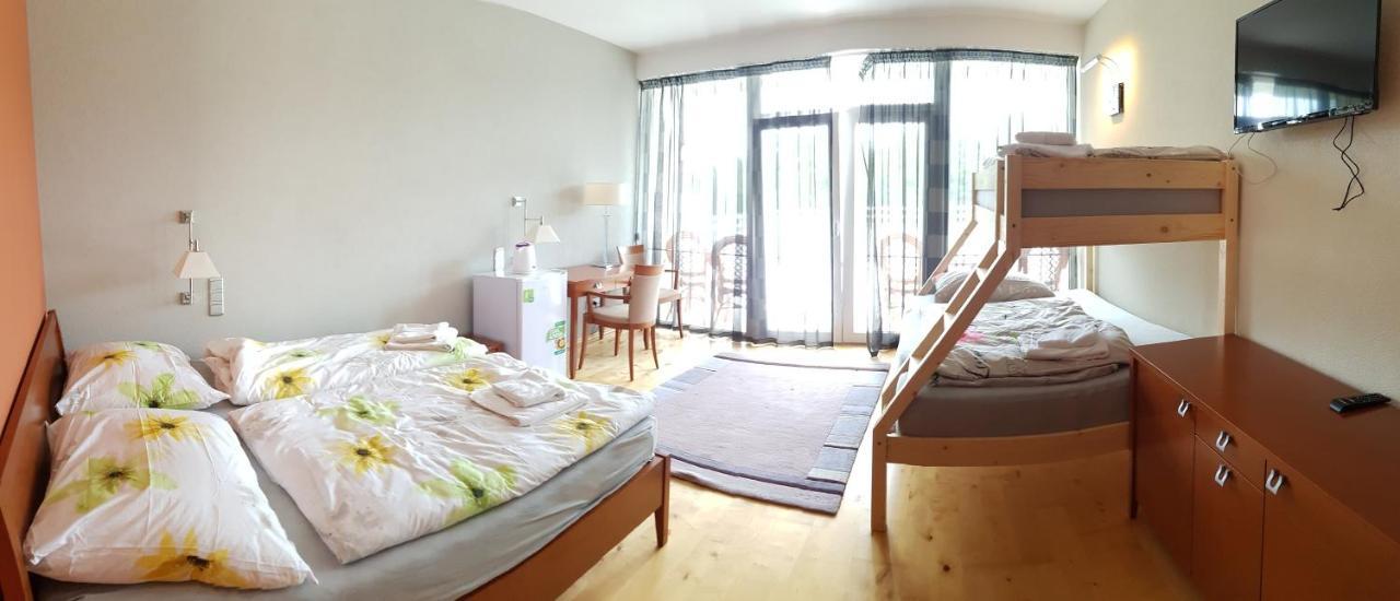 Apartmany Puerto Senec Bagian luar foto