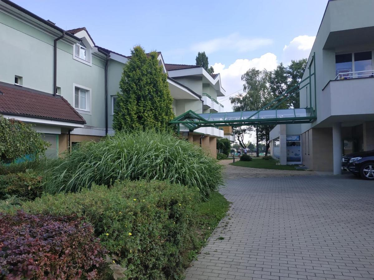 Apartmany Puerto Senec Bagian luar foto
